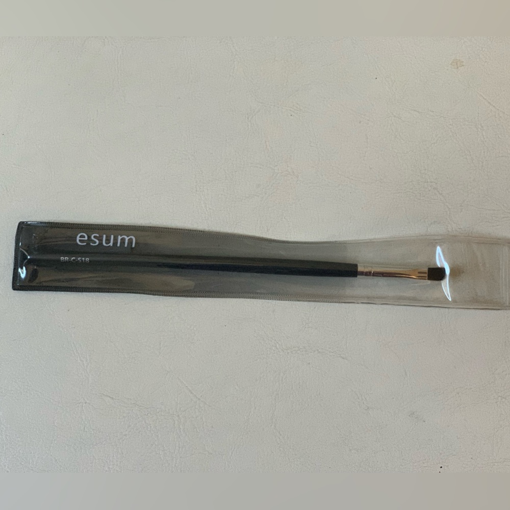 Esum Makeup Brush - S33